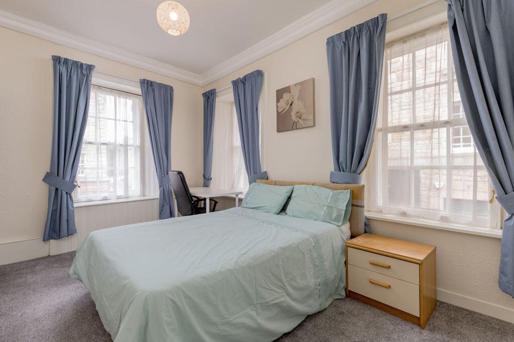 Apartment in Edinburgh - More