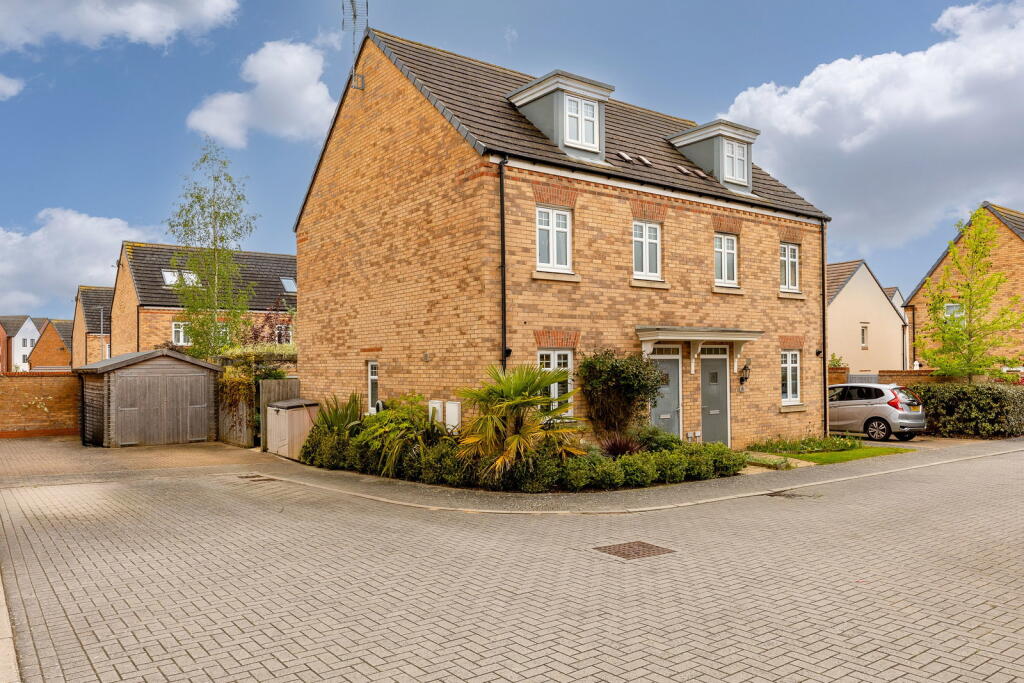 Main image of property: Cassius Close, Fairfields, Milton Keynes, MK11