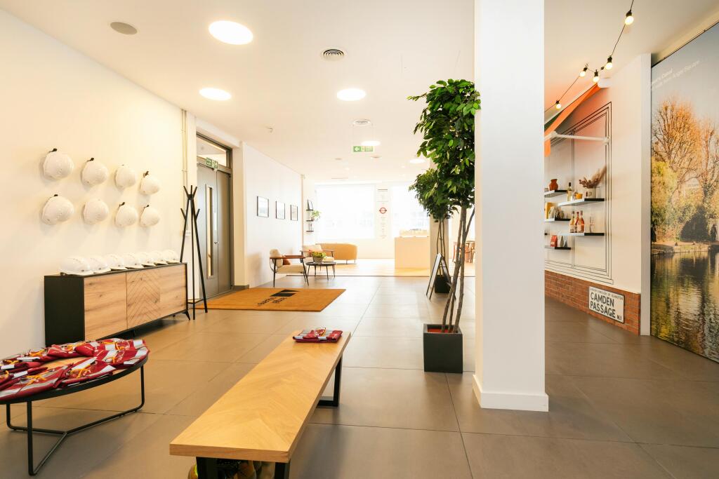 3 Islington High Street 12.jpg