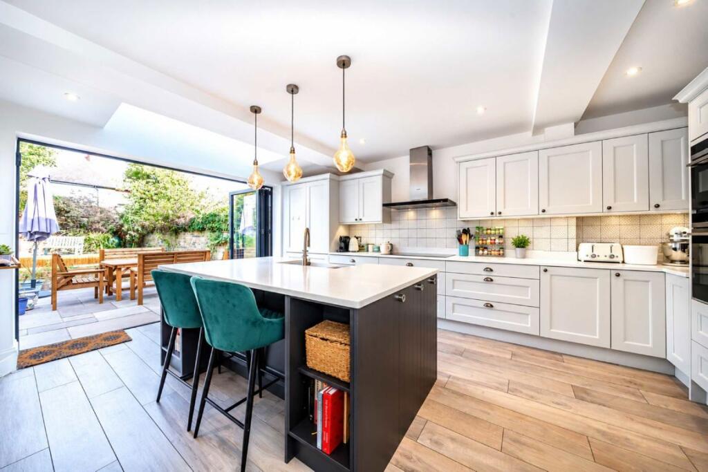 House in London - View 3