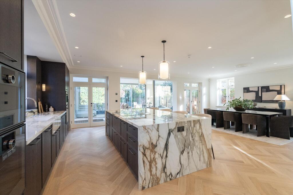 House in London - View 5
