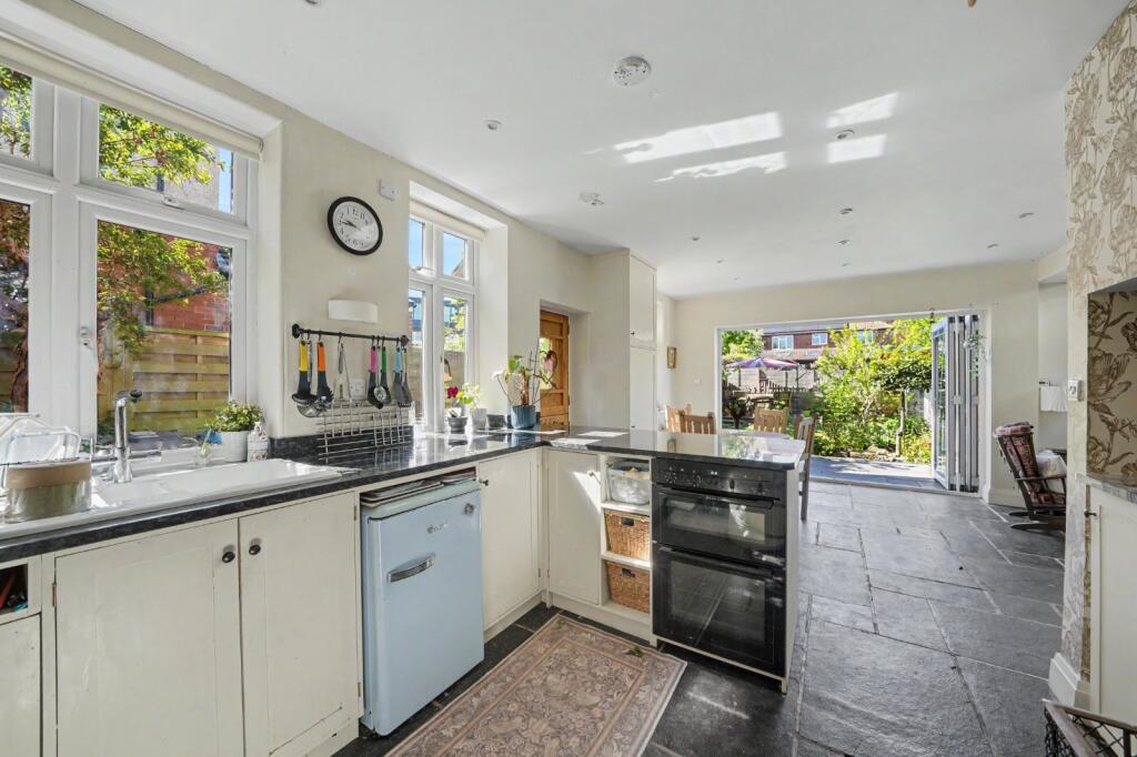 Westbourne Avenue, Harrogate, North Yorkshire, HG2 photo 3