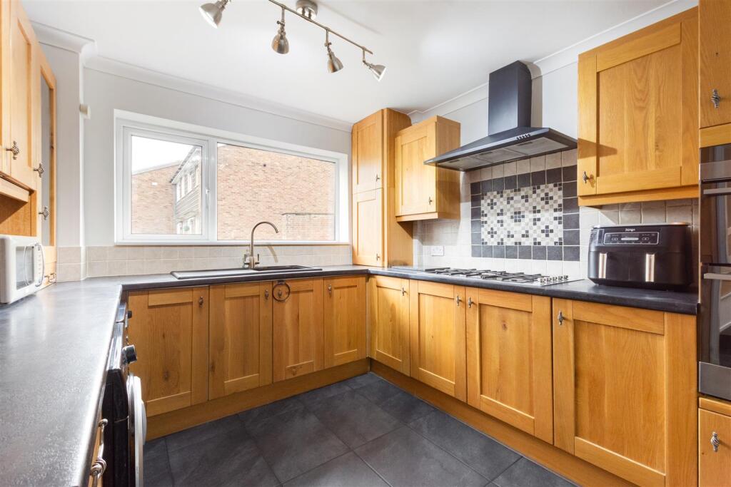 House in Tonbridge - View 3