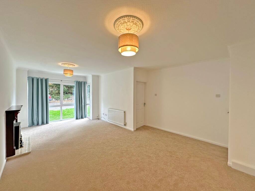 Apartment in Wolverhampton, Springhill - View 4