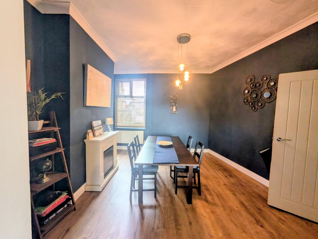House in Stoke-on-Trent - More