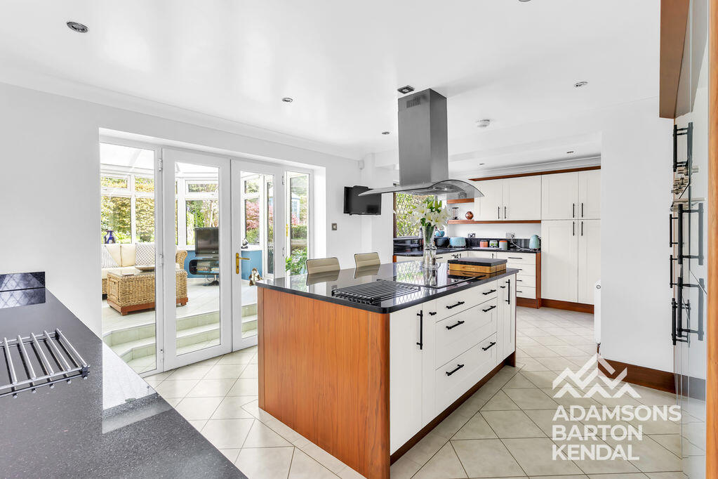 Cranbourne Road, Bamford, OL11 photo 3