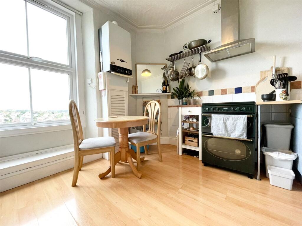 Apartment in Bristol - View 5