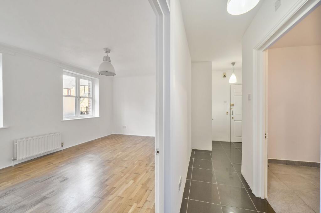 Apartment in London - More