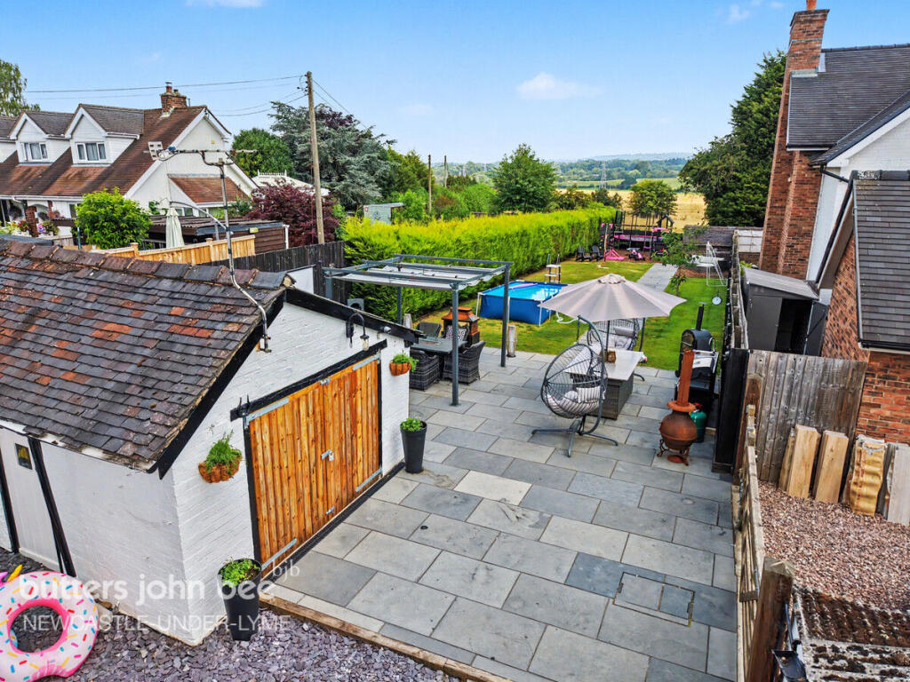 House in Stoke-on-Trent - View 2