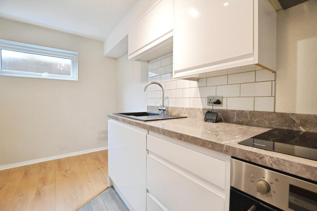 Apartment in St Albans - View 3