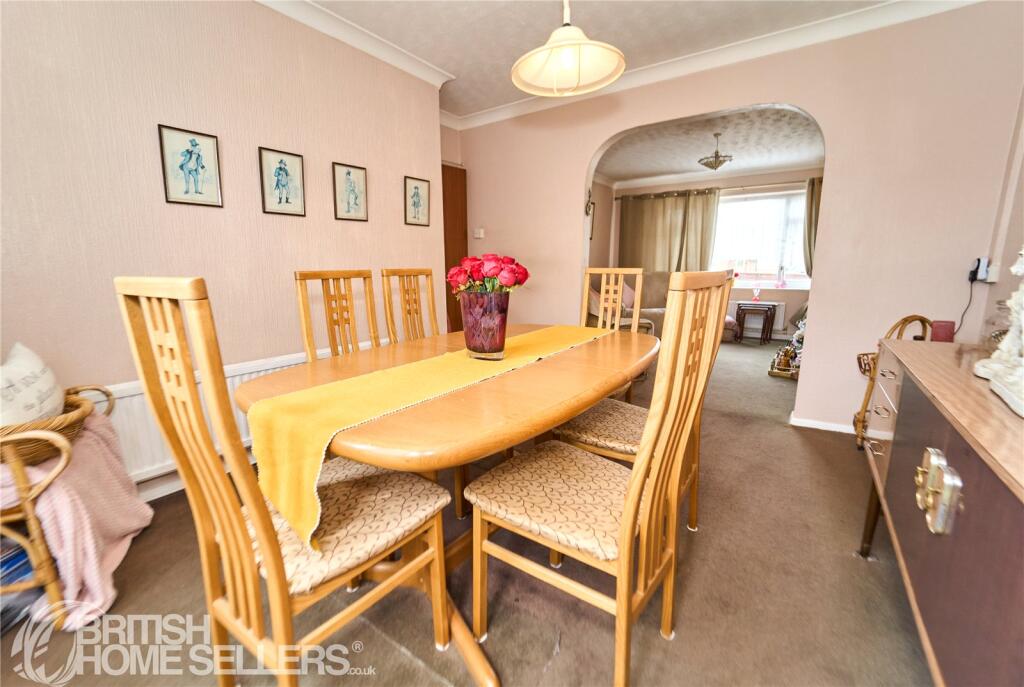 House in Mole Valley, Ashtead Park - More