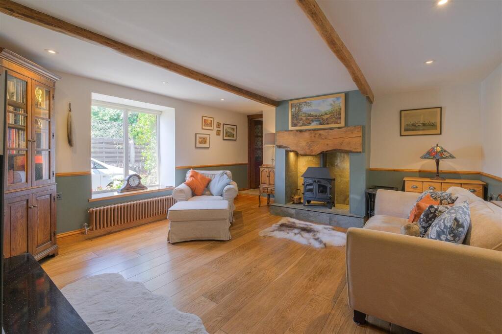 House in Halifax - View 4
