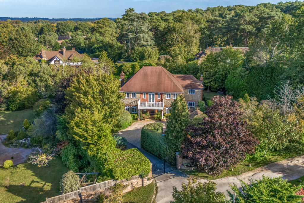 4-bed detached on Woodpecker Lane, Storrington, RH20, £1,250,000