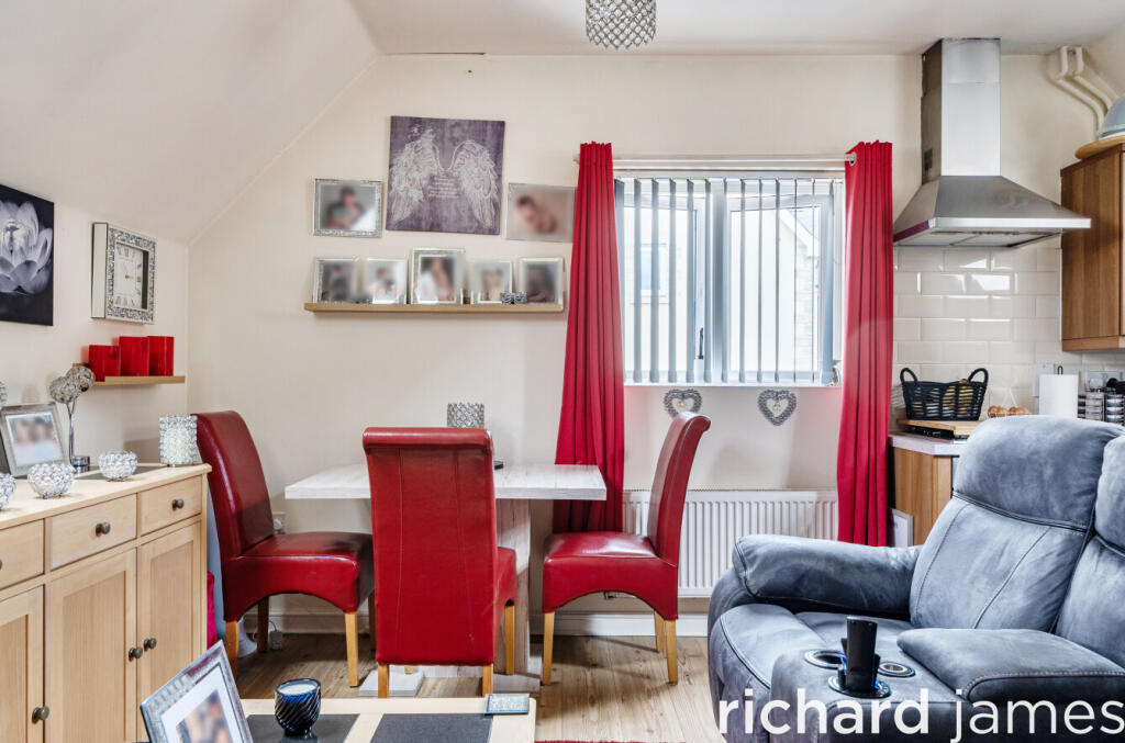Apartment in Swindon - More