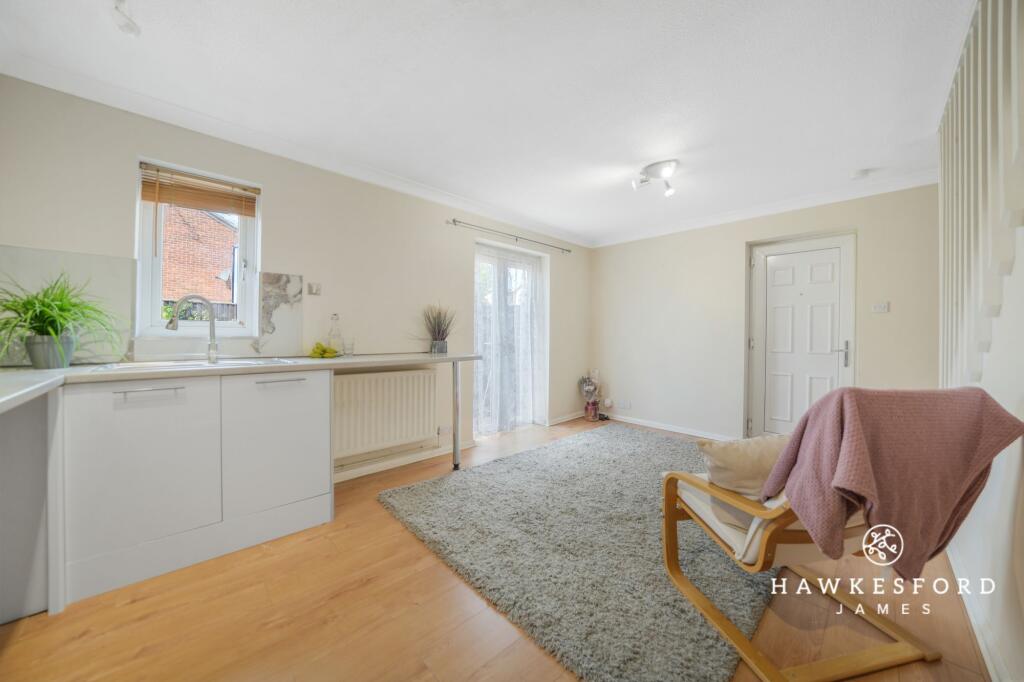 House in Swale, Grove Park, Milton Regis - More