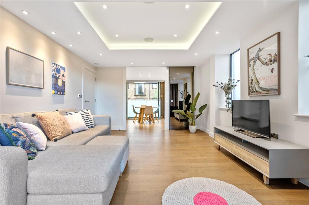 Main image of property: Drayton Park, London, N5