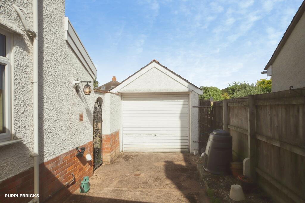 House in Taunton, Killams Park - View 3