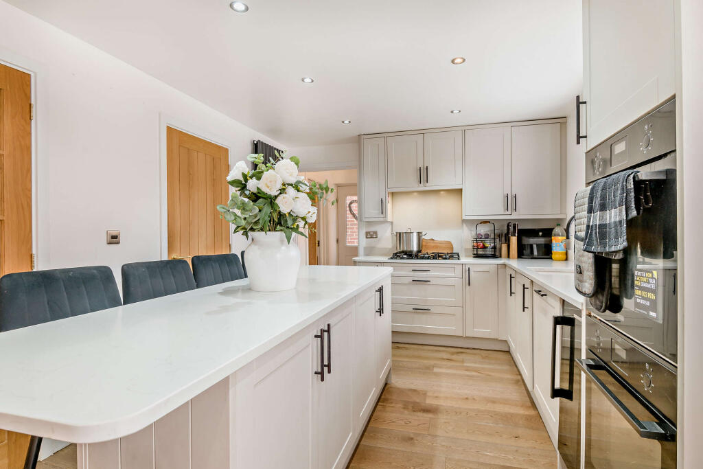 Ramsay Road, Calne, SN11 photo 4