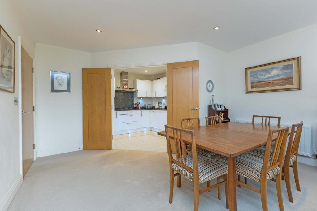 Shoppenhangers Road, Maidenhead, SL6 photo 4