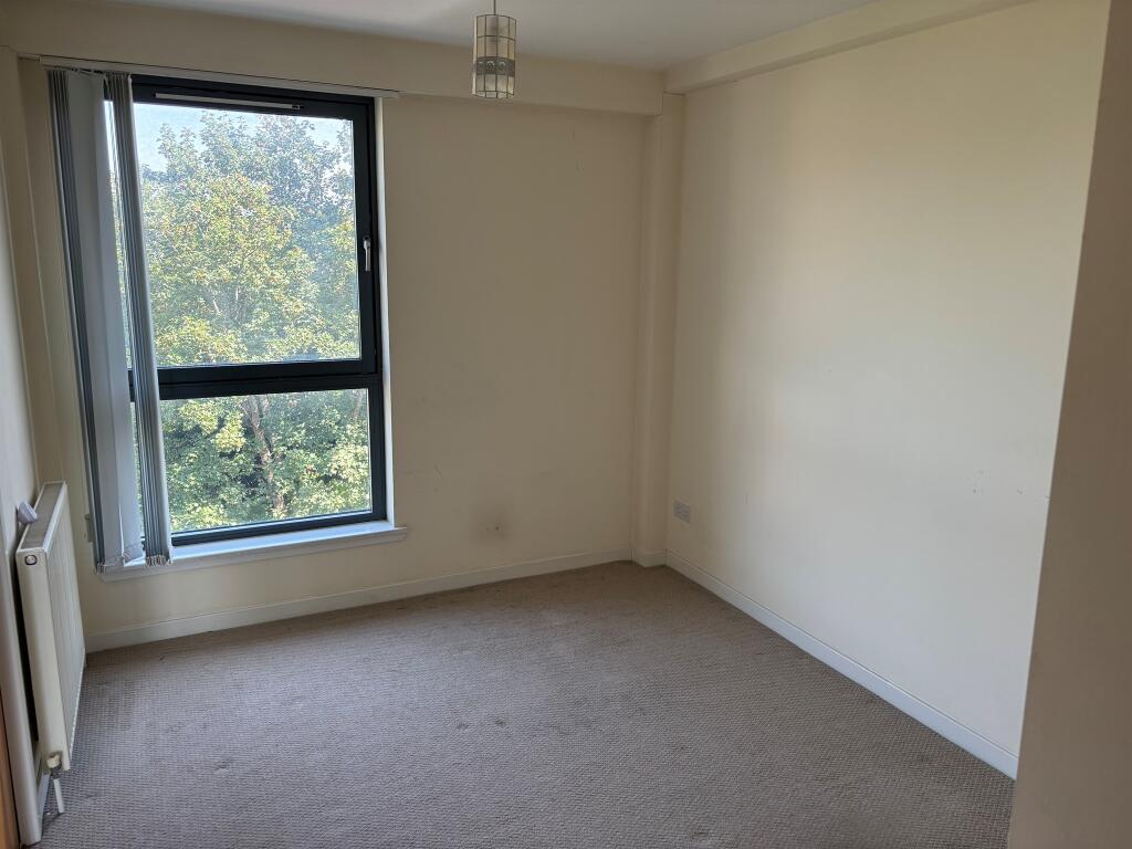 Apartment in Paisley, Renfrewshire - View 5