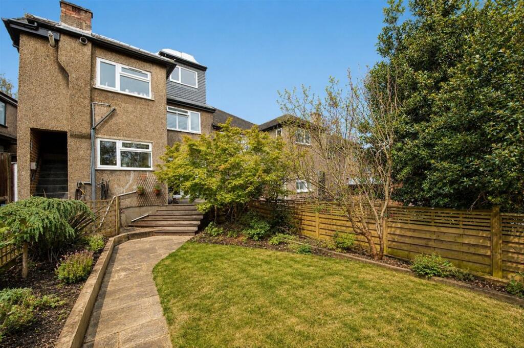 Apartment in London - View 4