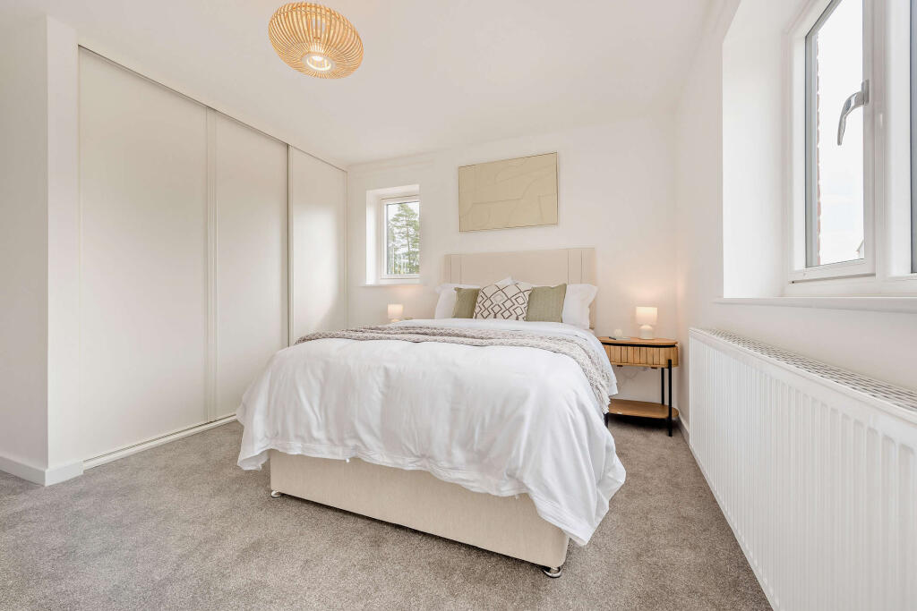 House in Crowthorne, Bracknell Forest - View 4