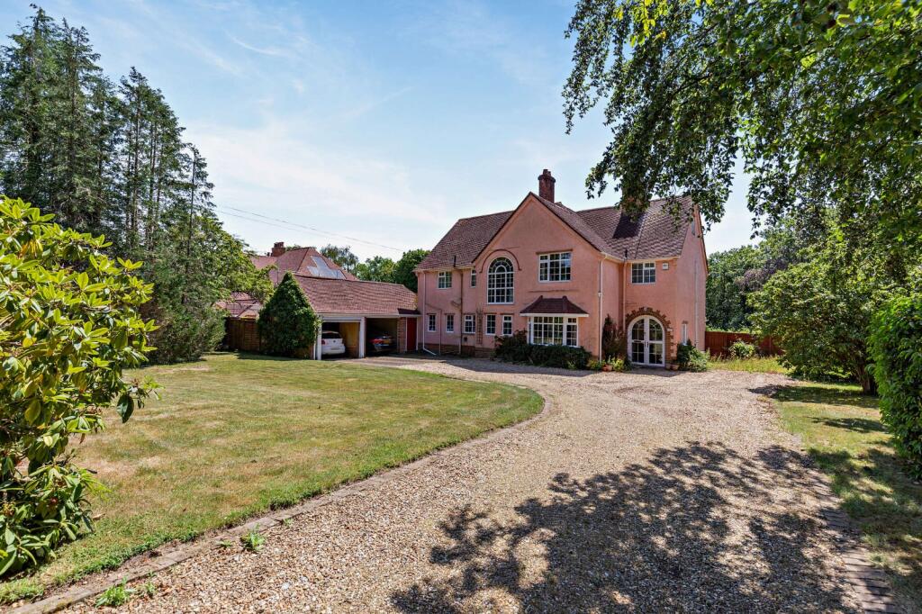 Main image of property: Echo Barn Lane, Wrecclesham, Farnham, Surrey