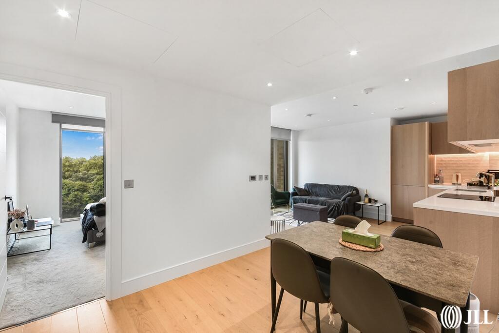 Apartment in London, Prince of Wales Drive, Clapham Junction - More