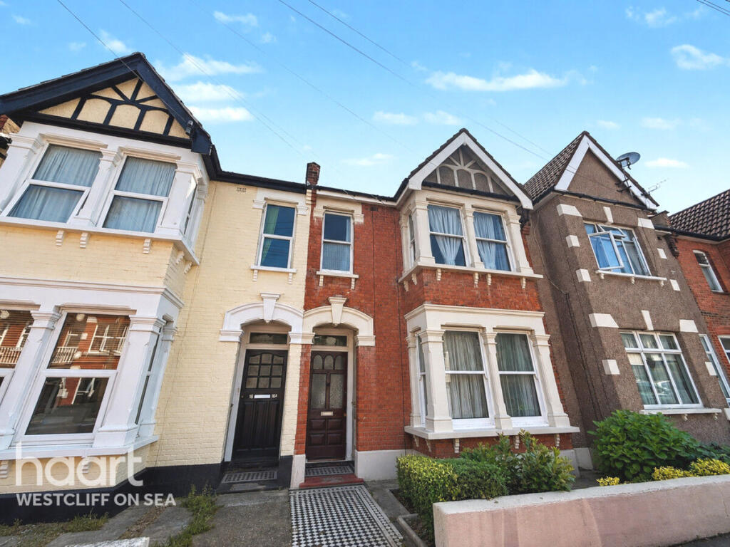 4-bed terraced on Glenwood Avenue, WESTCLIFF-ON-SEA, £350,000