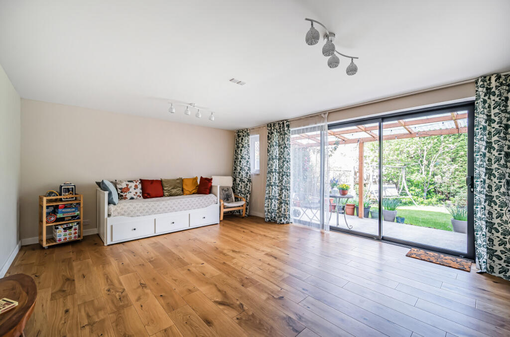 Goldsmiths Close, Woking, Surrey, GU21 - More