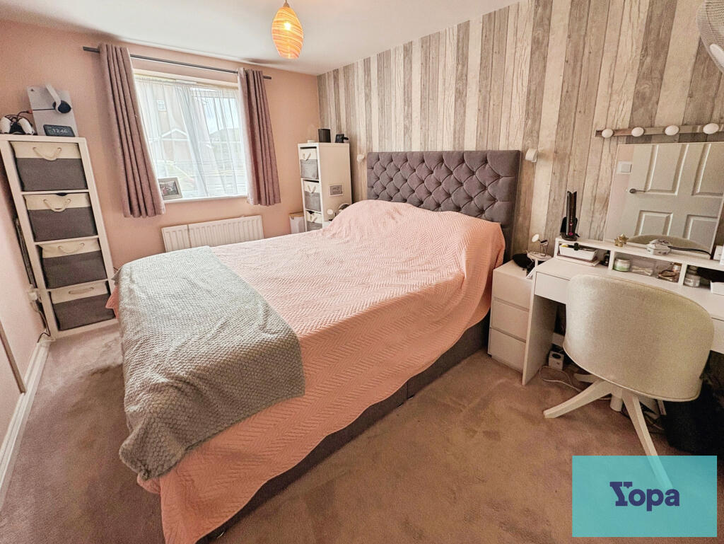 Apartment in Stoke-on-Trent - View 4