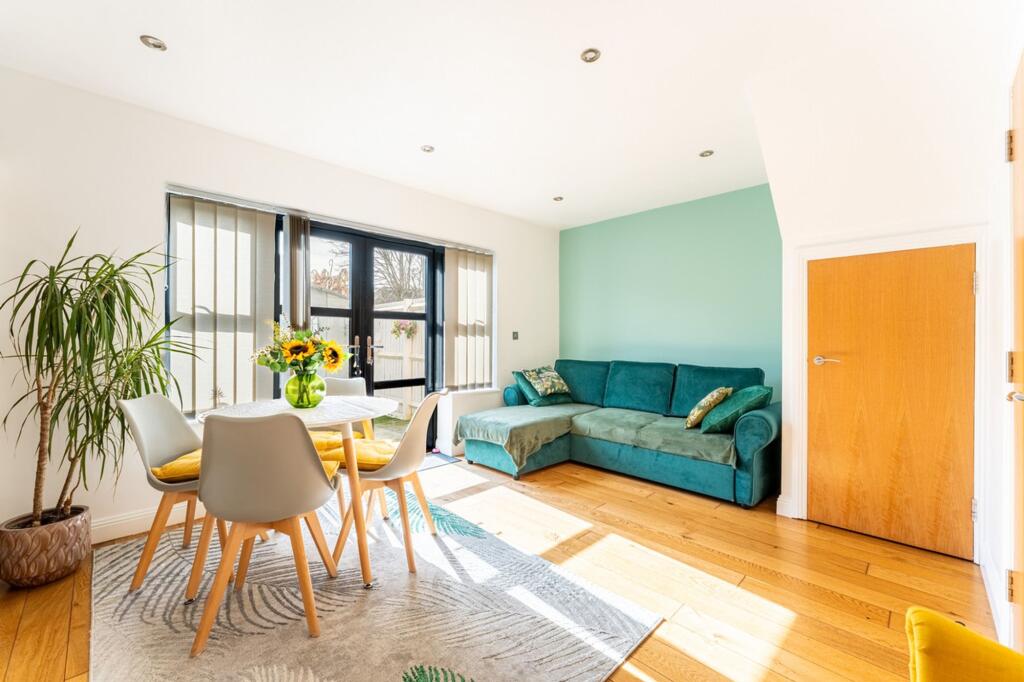 Leaphill Road, Bournemouth, BH7 - View 3