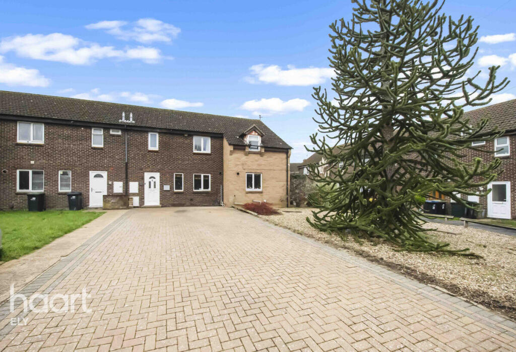3-bed terraced on Christopher Tye Close, Ely, £290,000