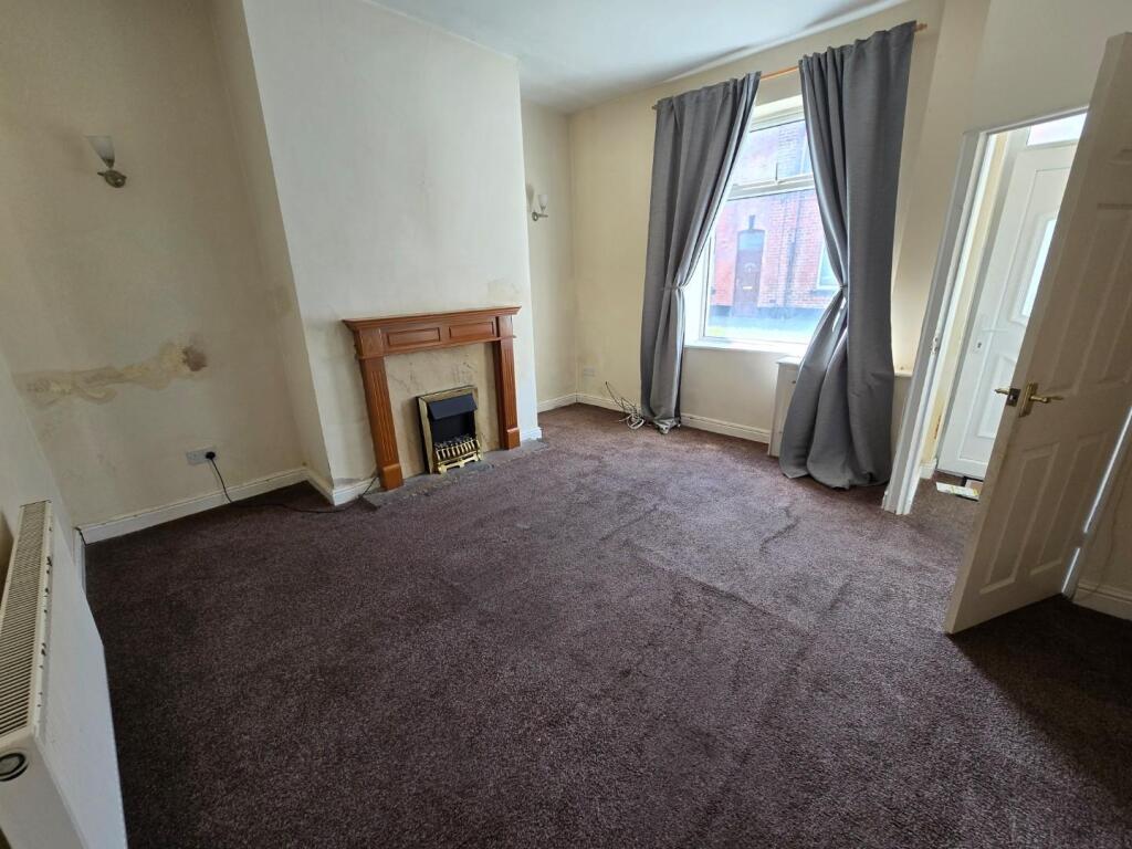 4 Duckworth Street, Bury, BL9 6ND photo 2