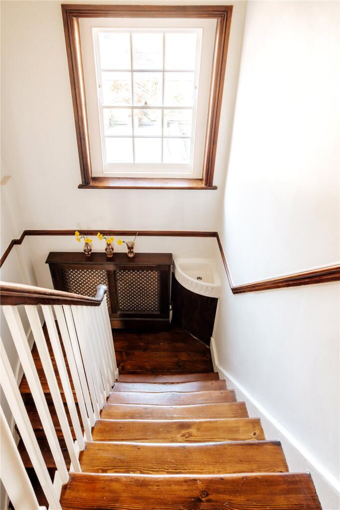 3 bedroom maisonette for rent
