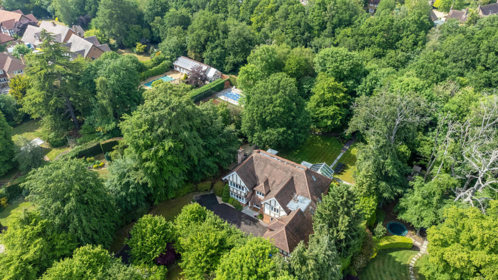 Gregories Road, Beaconsfield, HP9 - View 4