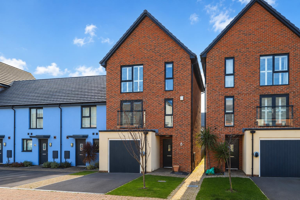 Main image of property: Heol Tapscott, Barry