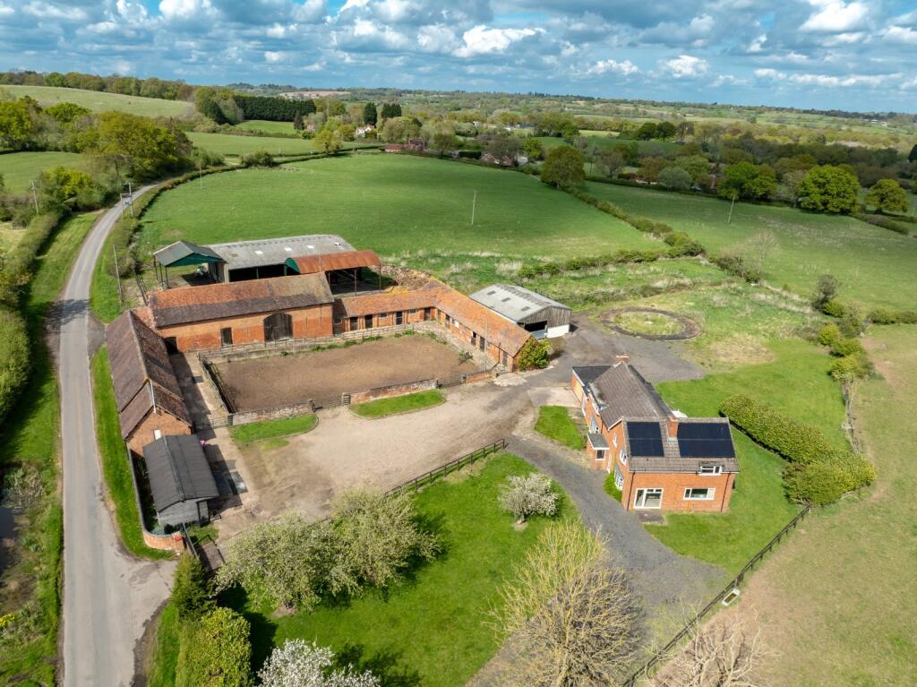 Main image of property: Moat Farm Lane, Ullenhall, B95