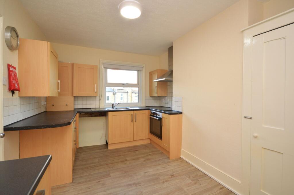 Radnor Park Road, Folkestone, CT19 photo 4