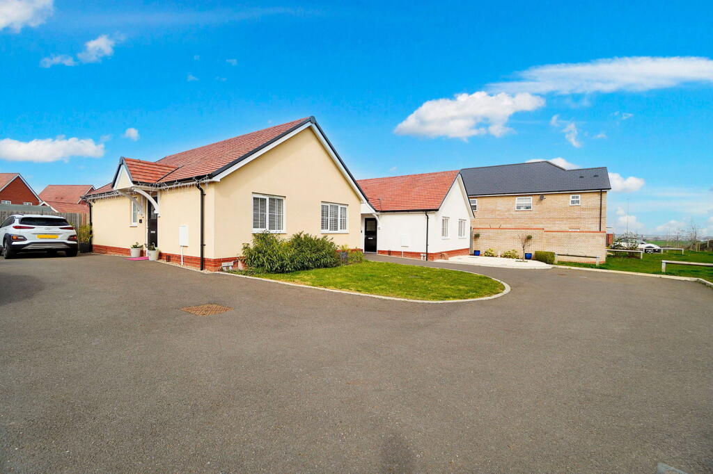 Main image of property: Cattermole Way, Thorpe-Le-Soken, Essex, CO16 0FA