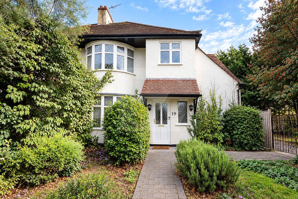 Main image of property: Copthall Gardens, Mill Hill, London, NW7