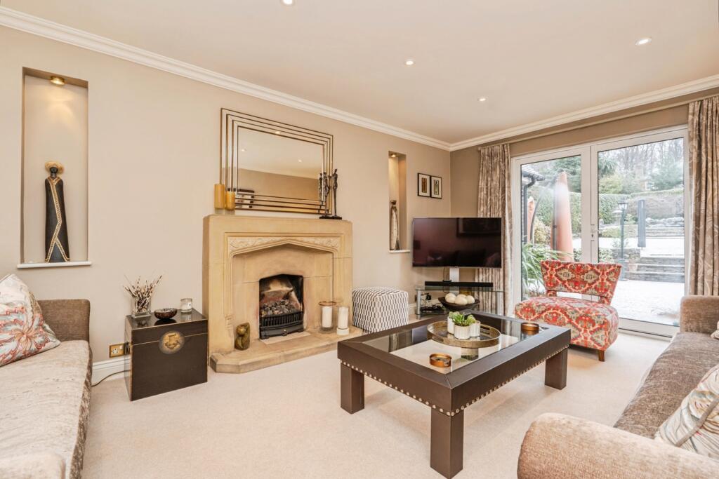 Knowle Grove, Virginia Water, Surrey, GU25 photo 4