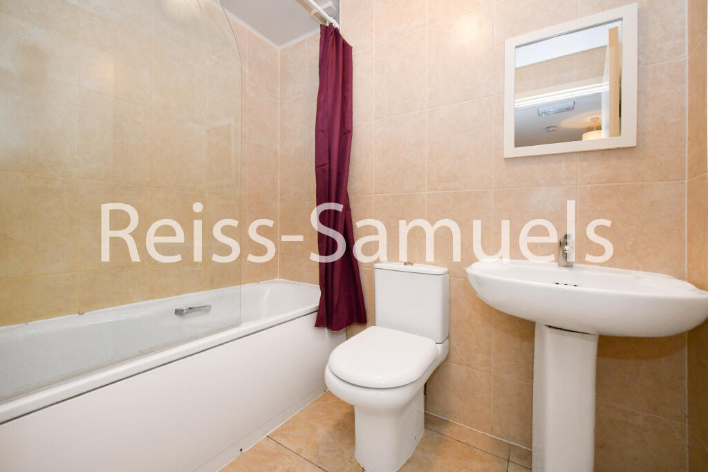5 bedroom town house for rent