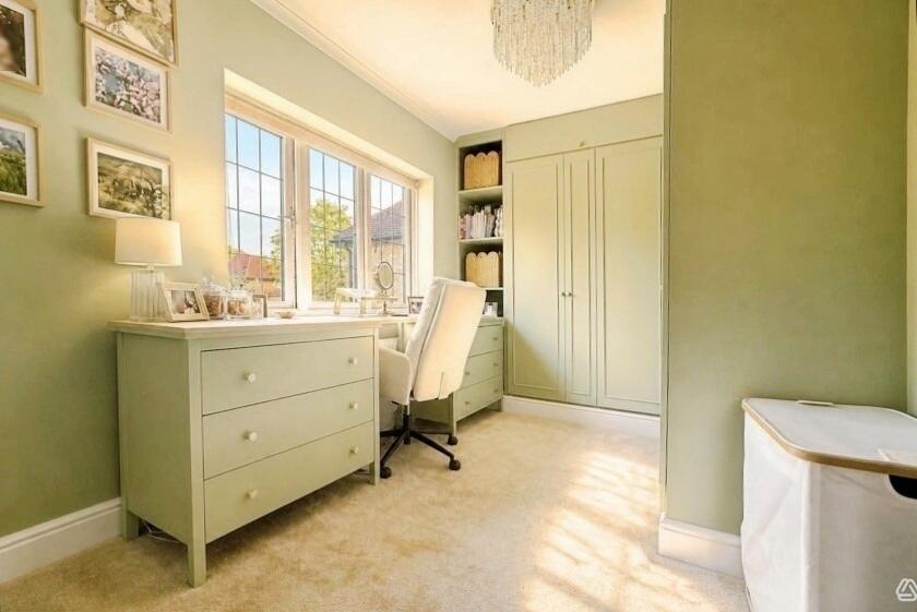 House in Winkfield, Martin's Heron - View 4