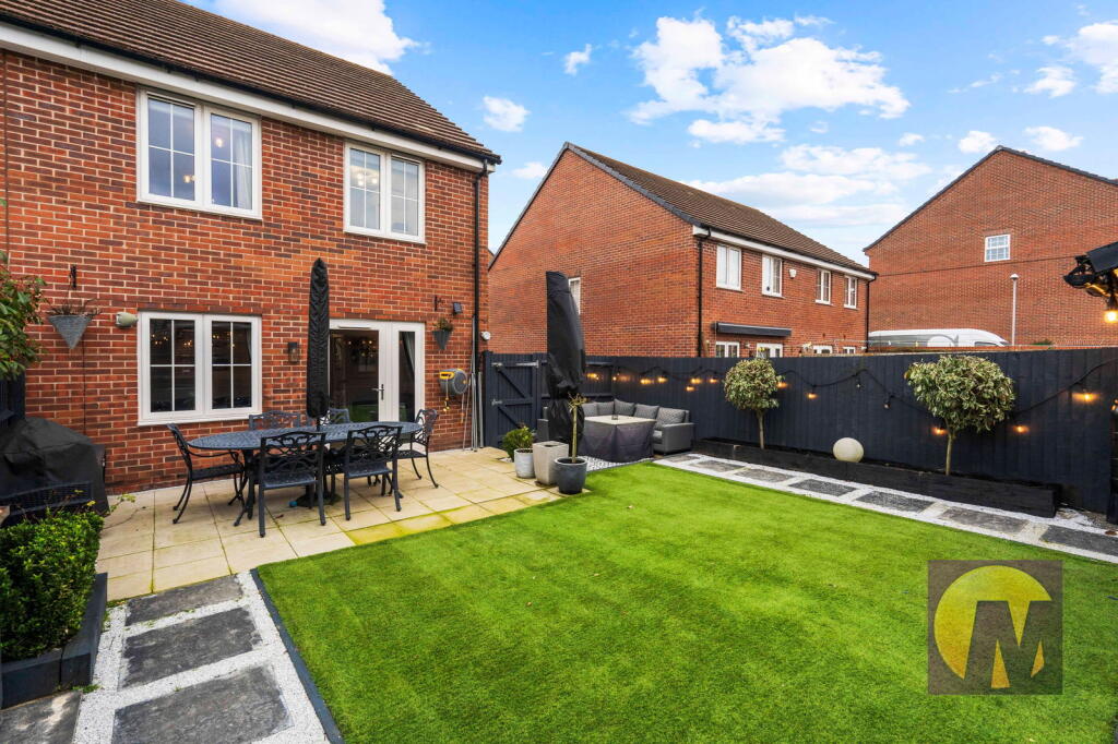 Parker Drive, Buntingford photo 3