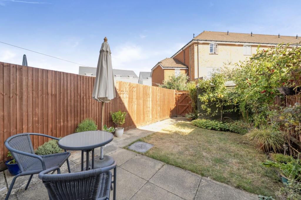 House in Tonbridge and Malling, Holborough Lakes, Snodland - More