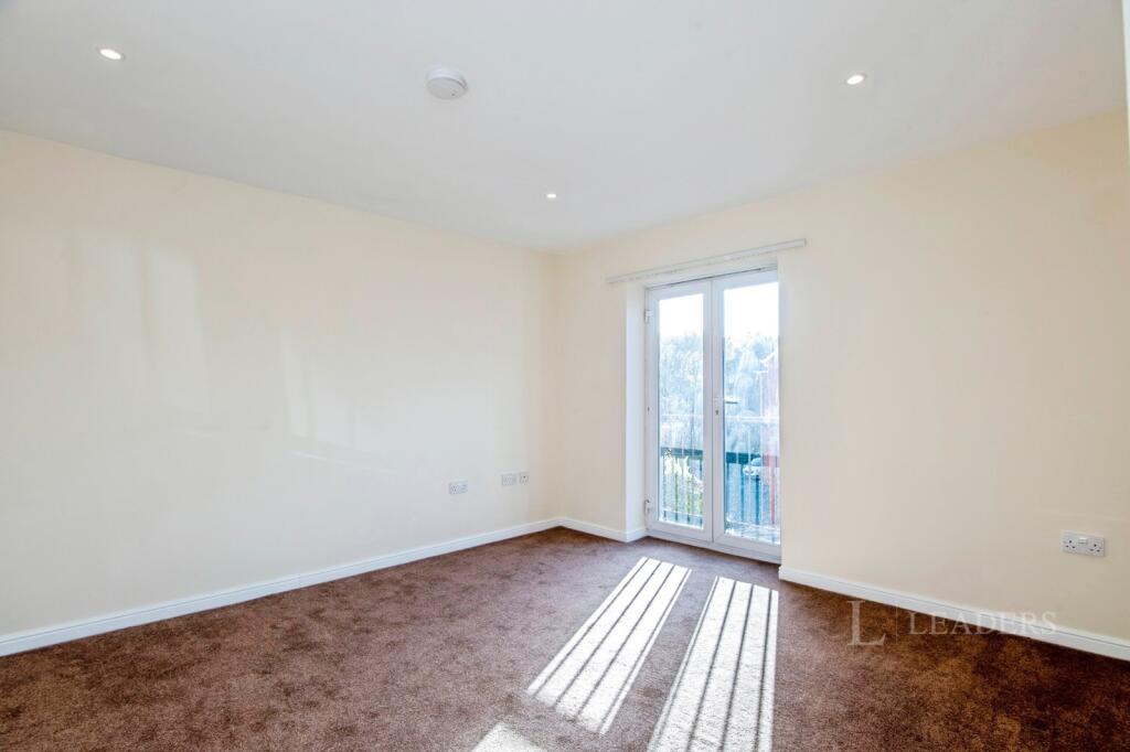 Apartment in Worcester - View 5