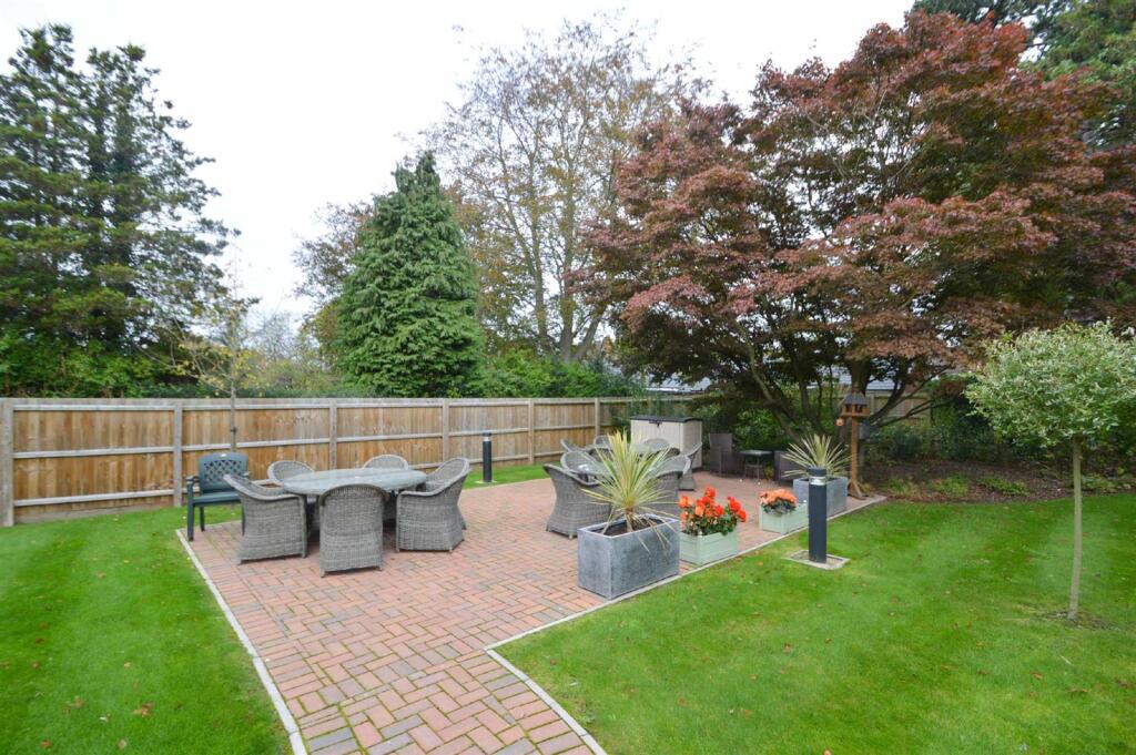 29 Summerfield Place photo 2