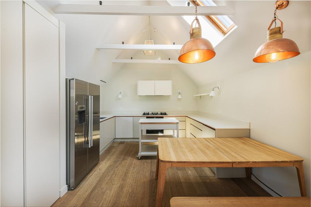 House in London - View 3