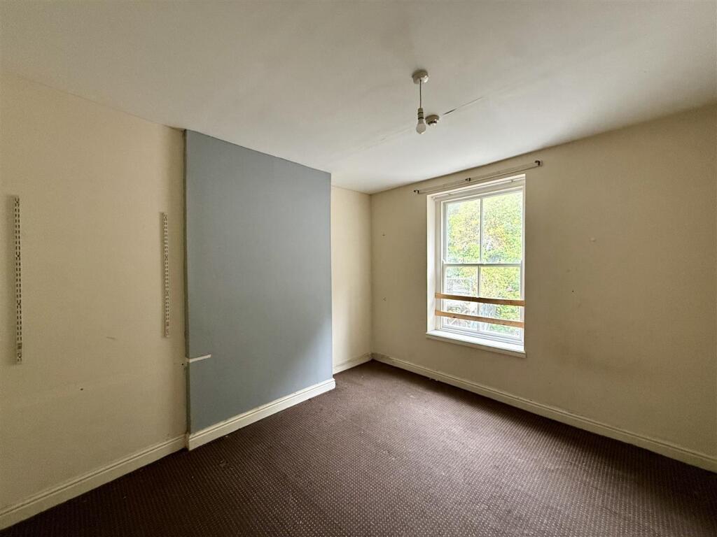 House in Bangor, Garth - View 5